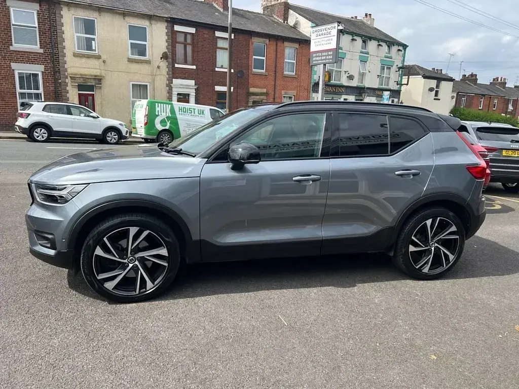 Usado Volvo XC40 2018 Cinzento SUV