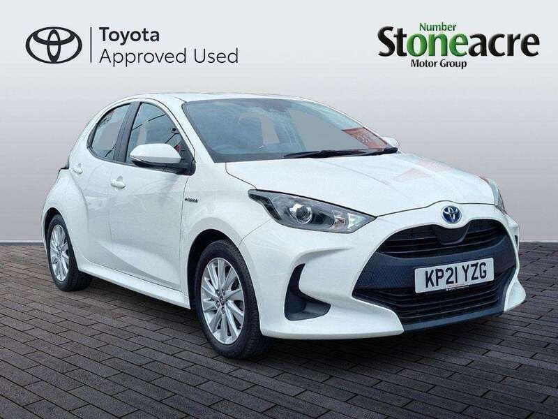 White Used 2021 Toyota Yaris Hybrid Hatchback | £14,000 (Good price) - Image 1/4
