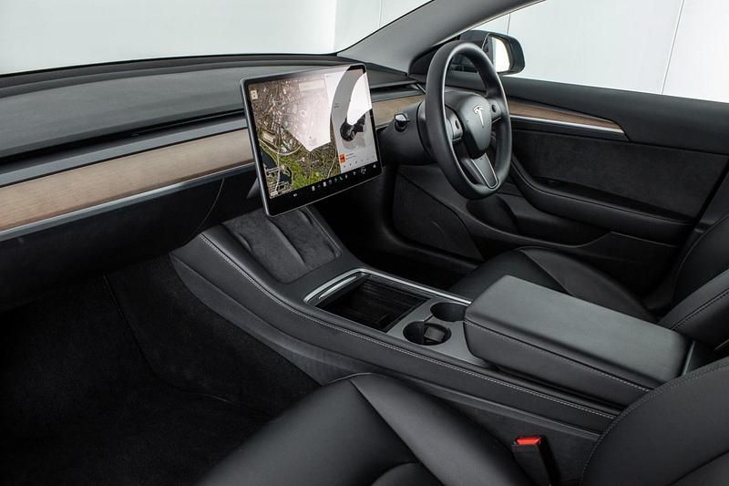 Used Tesla Model 3 RWD 208 kW (283 HP) 2022 Grey Sedan