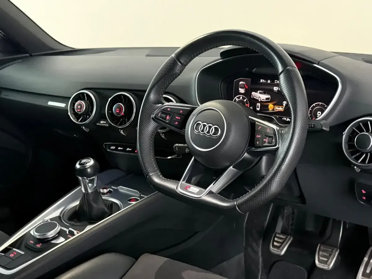 Used Audi TT Roadster S-Line 184 HP (135 kW) 2017 White Cabriolet
