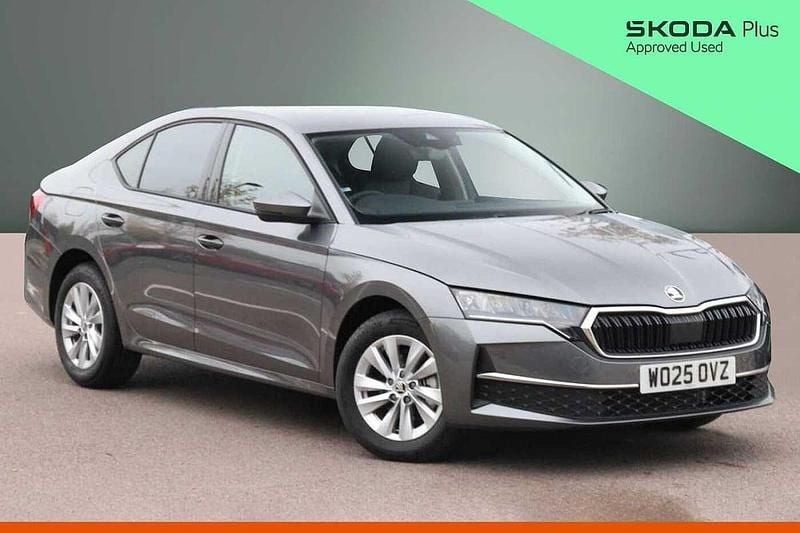 Graphite grey metallic New 2025 Skoda Octavia SE Technology Hatchback | £26,500 (Fair price) - Image 1/4