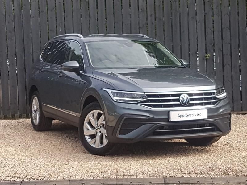 Grey New 2025 VW Tiguan Allspace Life SUV | £30,998 (Fair price) - Image 1/4