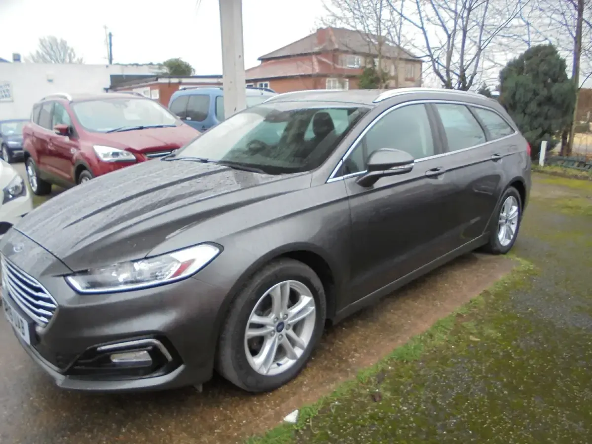 Used Ford Mondeo Zetec 150 HP (110 kW) 2019 Grey Estate