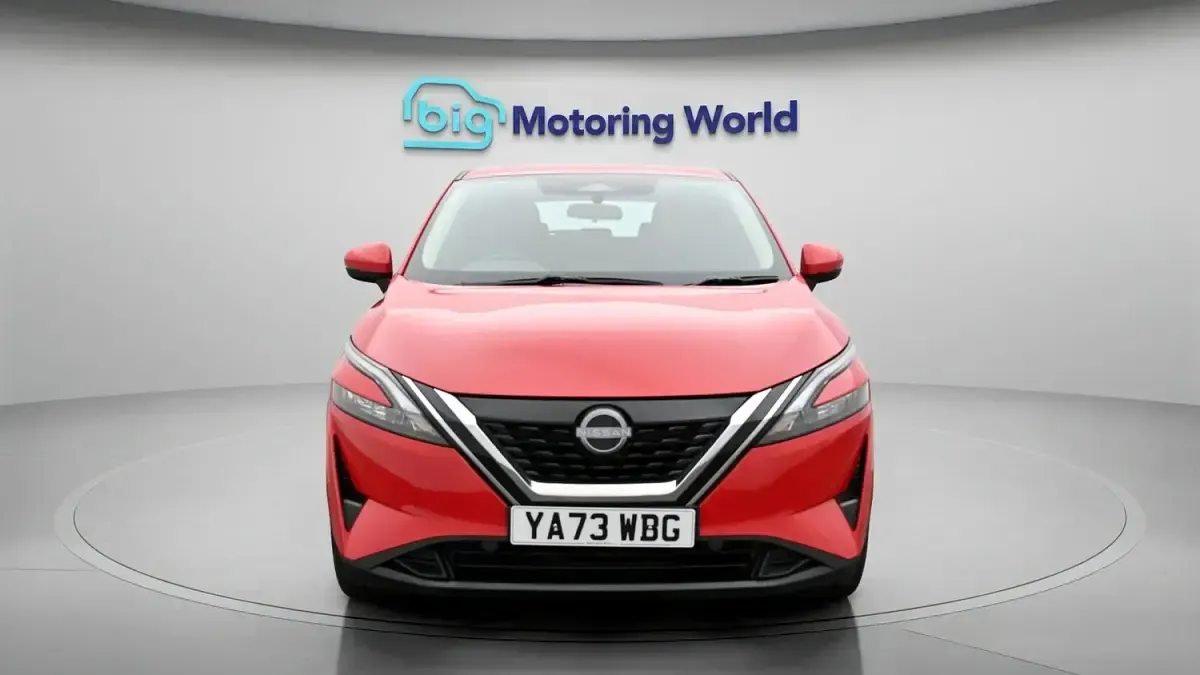 Used Nissan Qashqai Acenta Premium 190 HP (139 kW) 2023 Red SUV