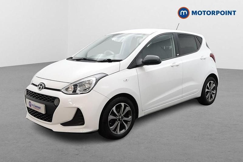 Used Hyundai i10 67 HP (49 kW) 2019 White Hatchback