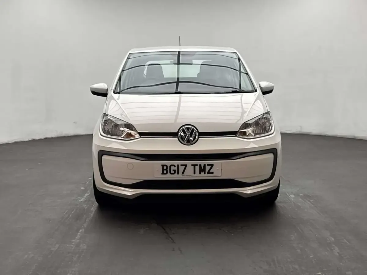 Used VW up! move up! 60 HP (44 kW) 2017 White Hatchback