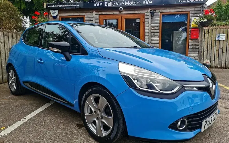 Used Renault Clio Dynamique 90 HP (66 kW) 2013 Hatchback