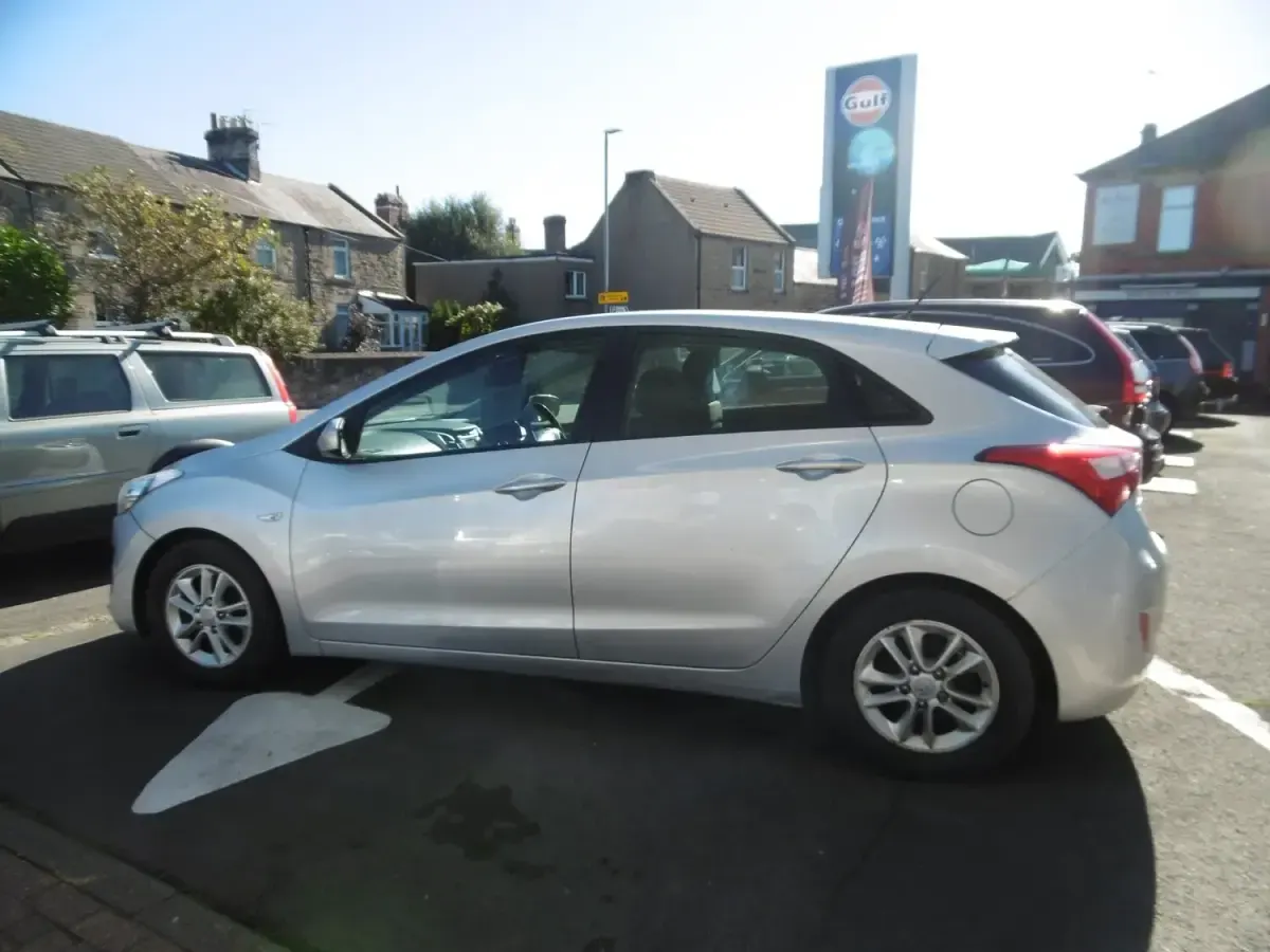 Used Hyundai i30 Active 110 HP (80 kW) 2012 Silver Hatchback