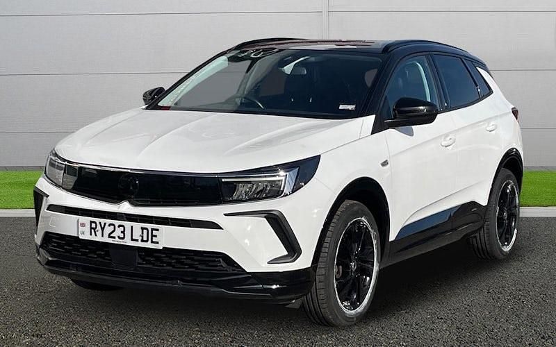 Used Vauxhall Grandland X GS Line 131 HP (96 kW) 2022 White SUV