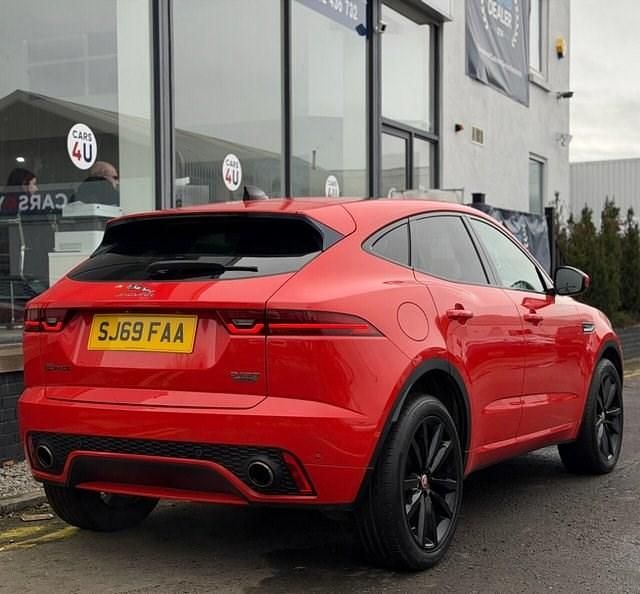 Używany Jaguar E-Pace Chequered Flag 180 KM (132 kW) 2019 Czerwony SUV