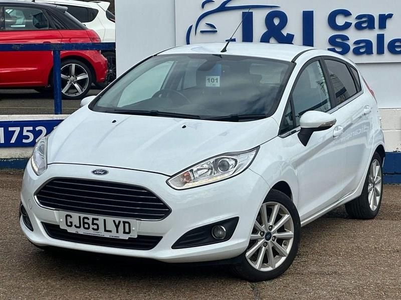 Used Ford Fiesta Titanium 100 HP (73 kW) 2015 White Hatchback