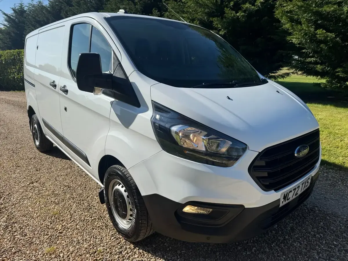 Used Ford Transit Custom 105 HP (77 kW) 2023 White Van