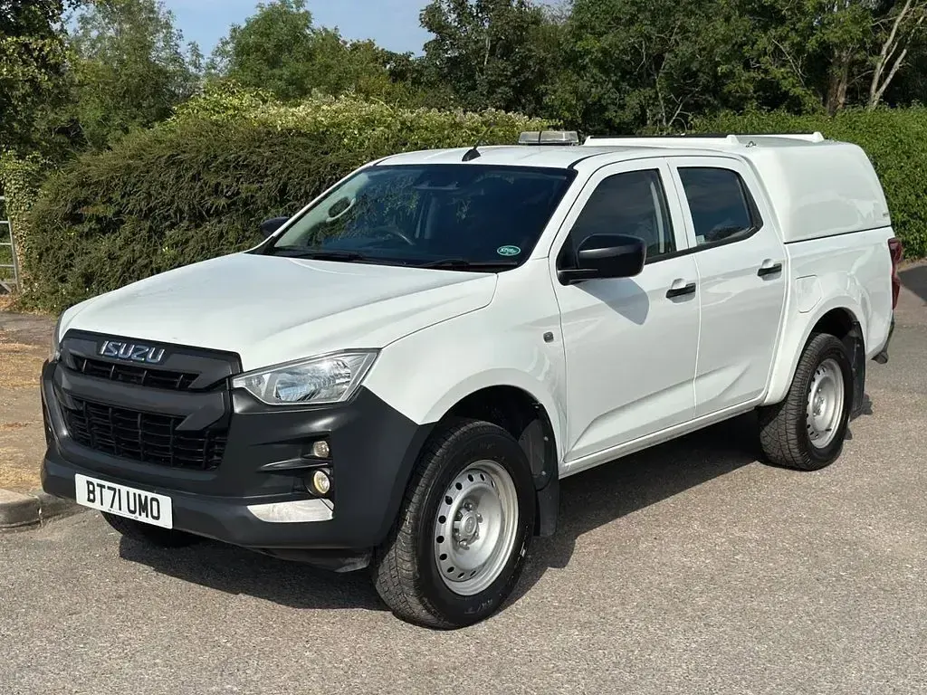 Used Isuzu D-Max 163 HP (119 kW) 2021 White Pickup
