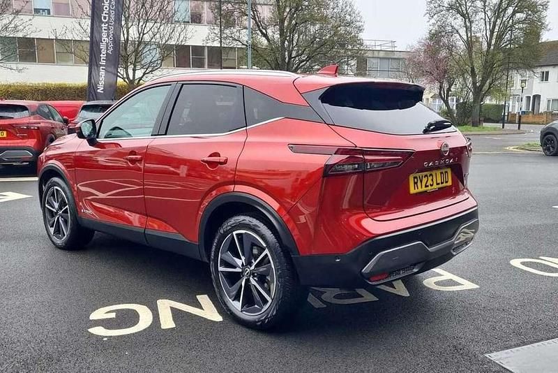 Used Nissan Qashqai Tekna 190 HP (139 kW) 2023 Red SUV