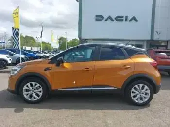 Used Renault Captur Iconic 91 HP (66 kW) 2021 Orange SUV