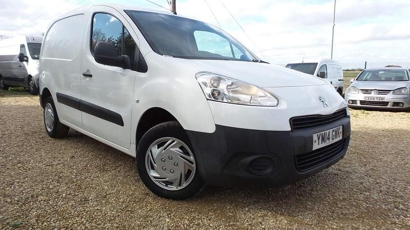 White Used 2014 Peugeot Partner MPV | £4,481 (Fair price) - Image 1/4