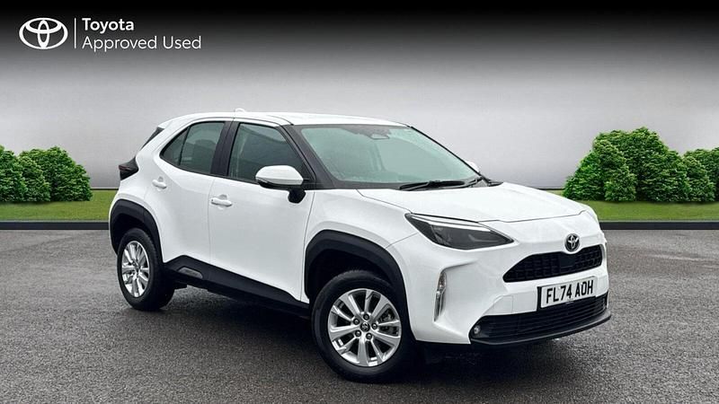 Used Toyota Yaris Hybrid 116 HP (85 kW) 2024 Pure white