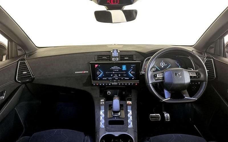 Used DS Automobiles DS7 Crossback Performance Line Plus 300 HP (220 kW) 2021 Grey SUV