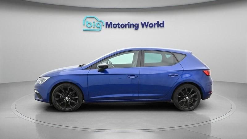 Used Seat Leon Black Edition 130 HP (95 kW) 2019 Blue Hatchback