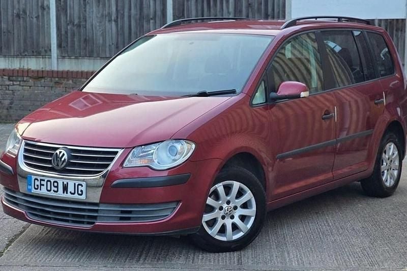 Used VW Touran S 105 HP (77 kW) 2009 Red MPV