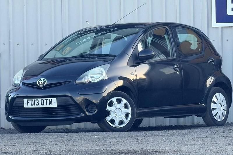 Used Toyota Aygo 68 HP (50 kW) 2013 Black Hatchback