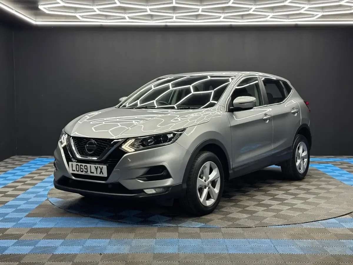 Used Nissan Qashqai Acenta Premium 2019 Silver SUV