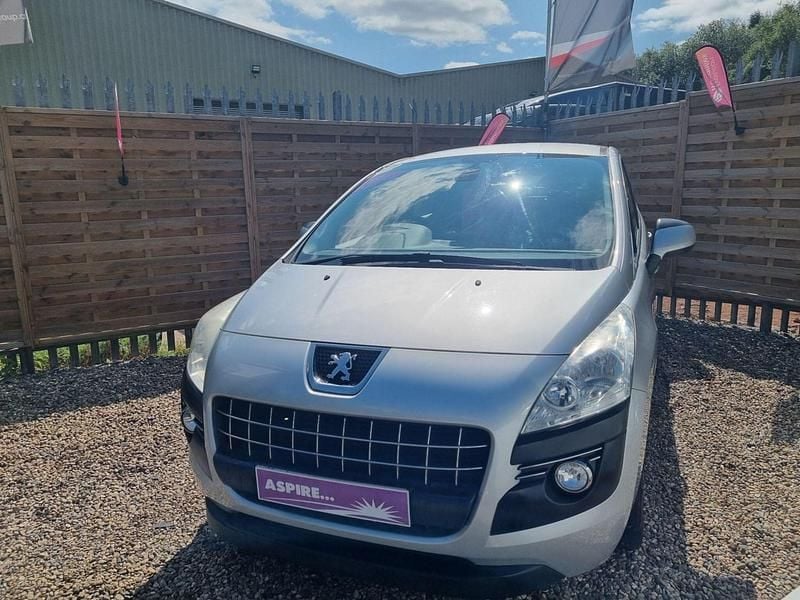 Silver Used 2013 Peugeot 3008 Active Hatchback | £2,795 (Good price) - Image 1/4