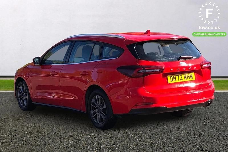 Usado Ford Focus Titanium 125 HP (91 kW) 2022 Vermelho Carrinha