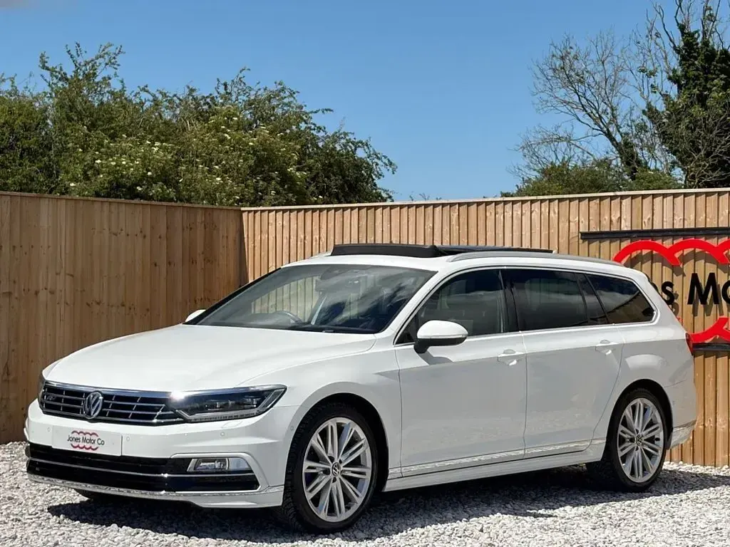 Used VW Passat R-line 220 HP (161 kW) 2017 White Estate