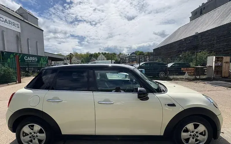 Used Mini Cooper D Hatch 116 HP (85 kW) 2018 White Hatchback