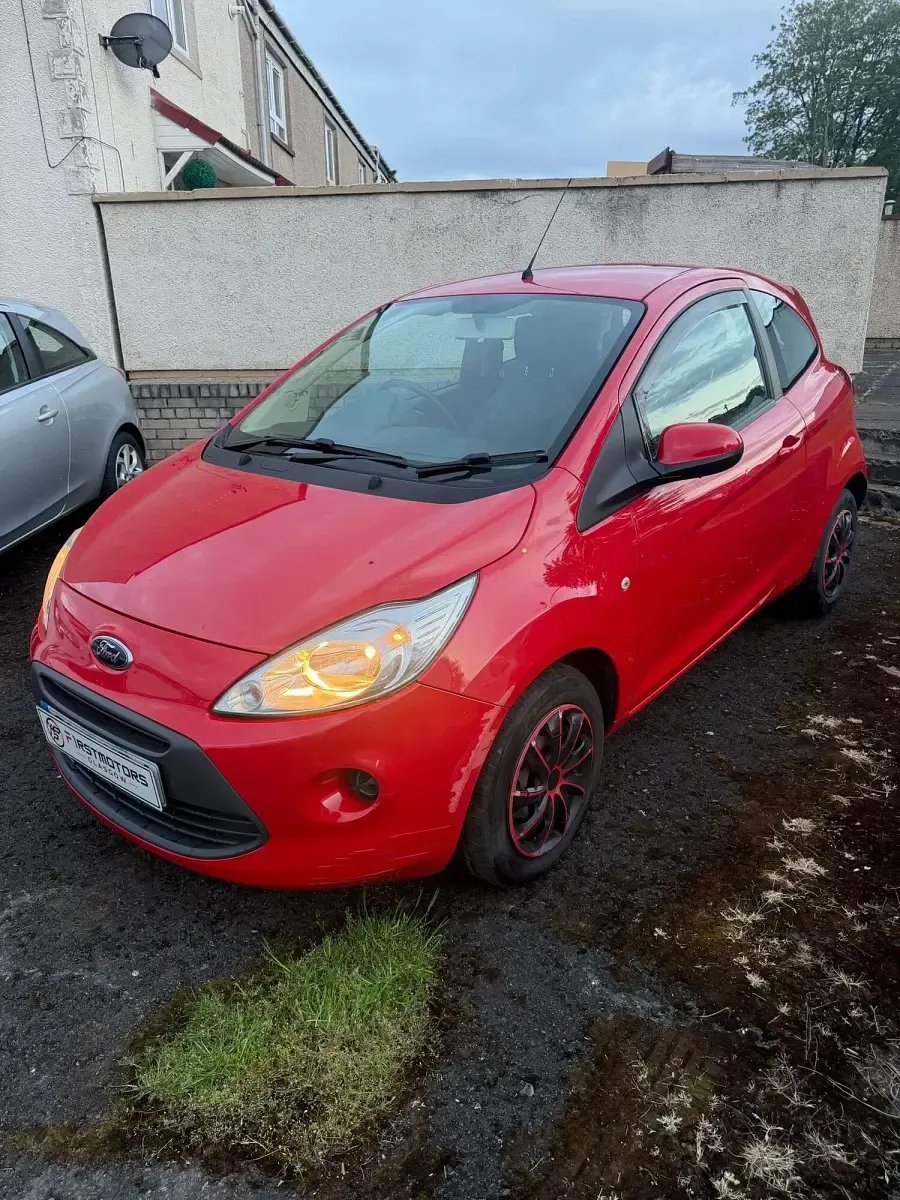 Used Ford Ka 69 HP (50 kW) 2013 Red Hatchback