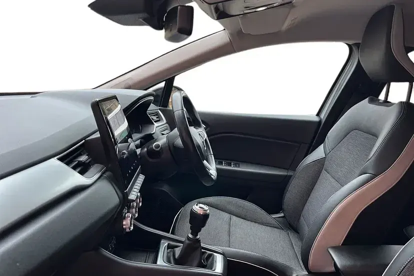 Used Renault Captur Version S 89 HP (65 kW) 2021 Highland grey with diamond black roof SUV