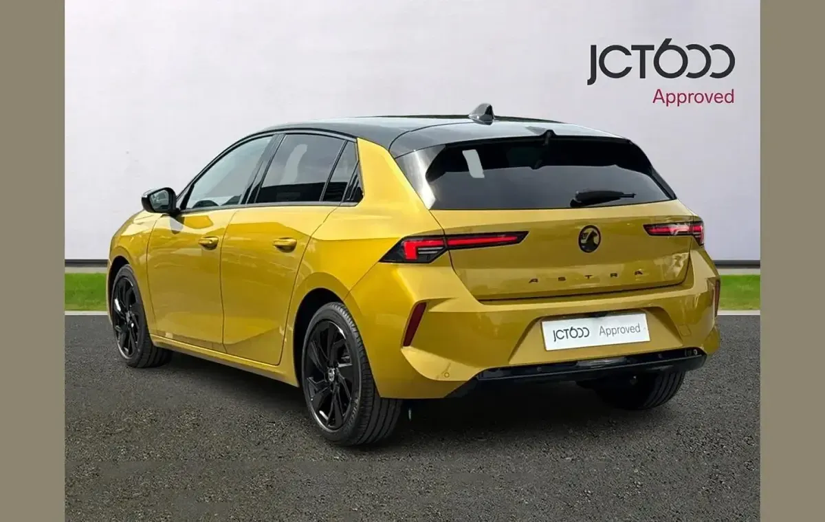 Used Vauxhall Astra 128 HP (94 kW) 2023 Other Hatchback