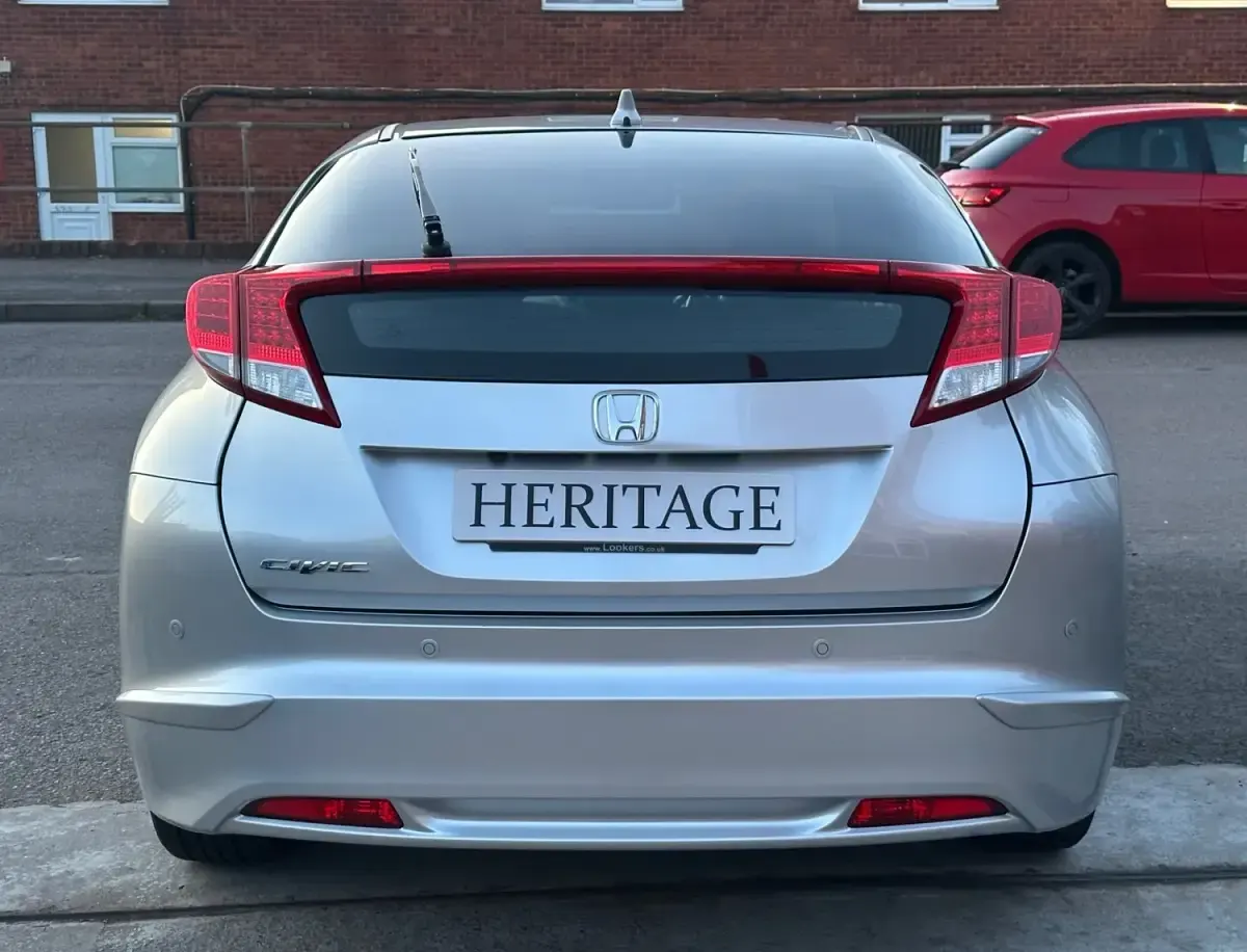 Używany Honda Civic ES 2012 Srebrny Hatchback