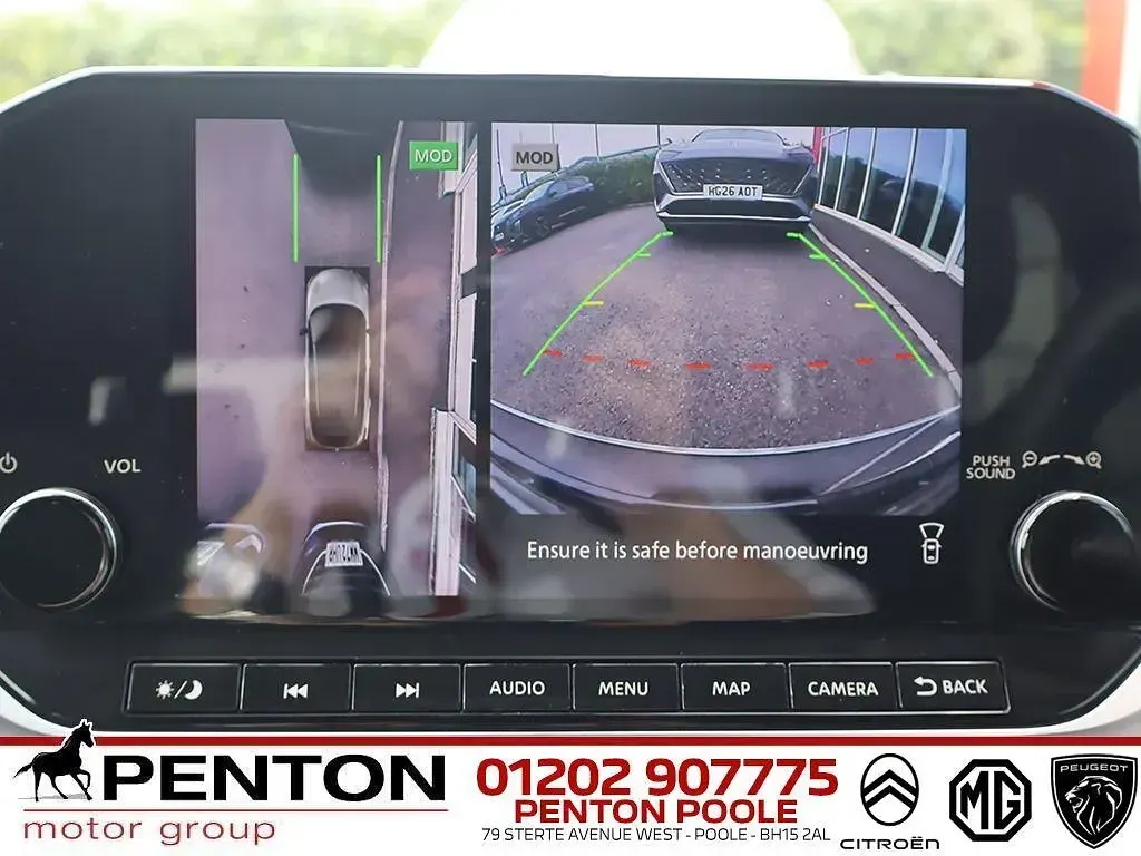 Used Nissan Qashqai N-Connecta 2021 White SUV