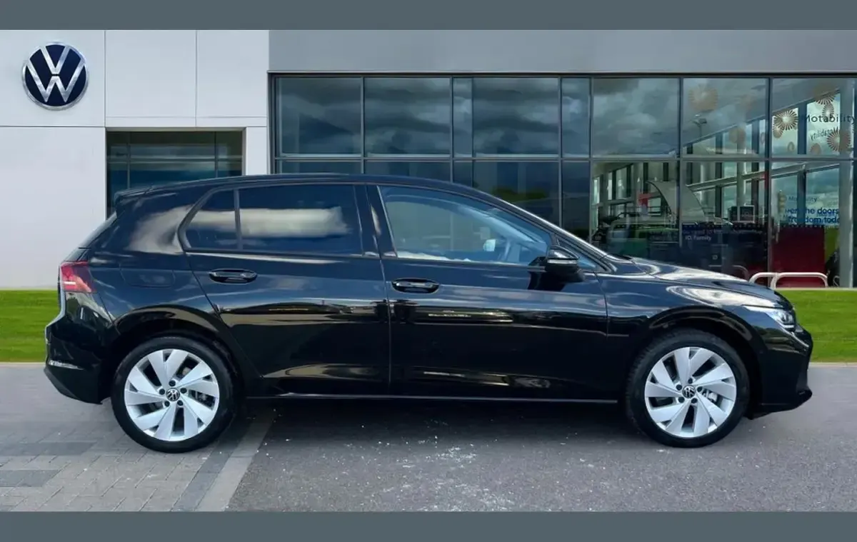 Used VW Golf VIII Match 200 HP (147 kW) 2025 Black Hatchback