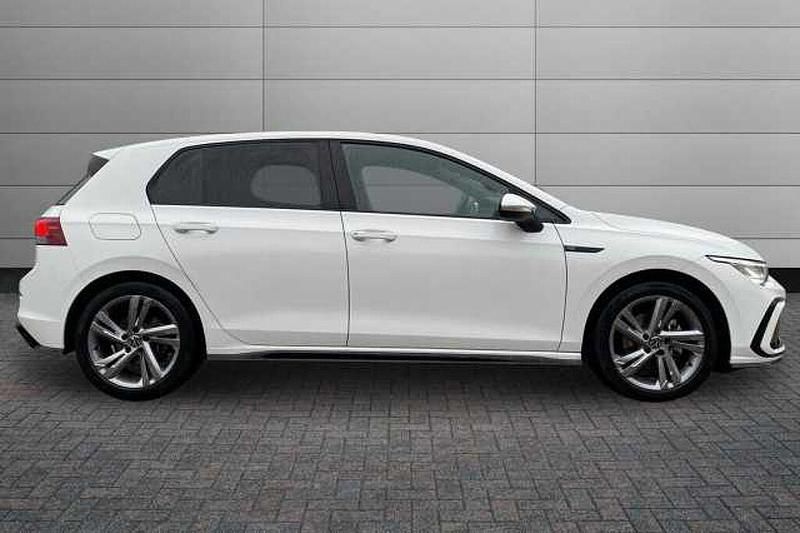 Used VW Golf VIII R-line 150 HP (110 kW) 2022 Pure white Hatchback