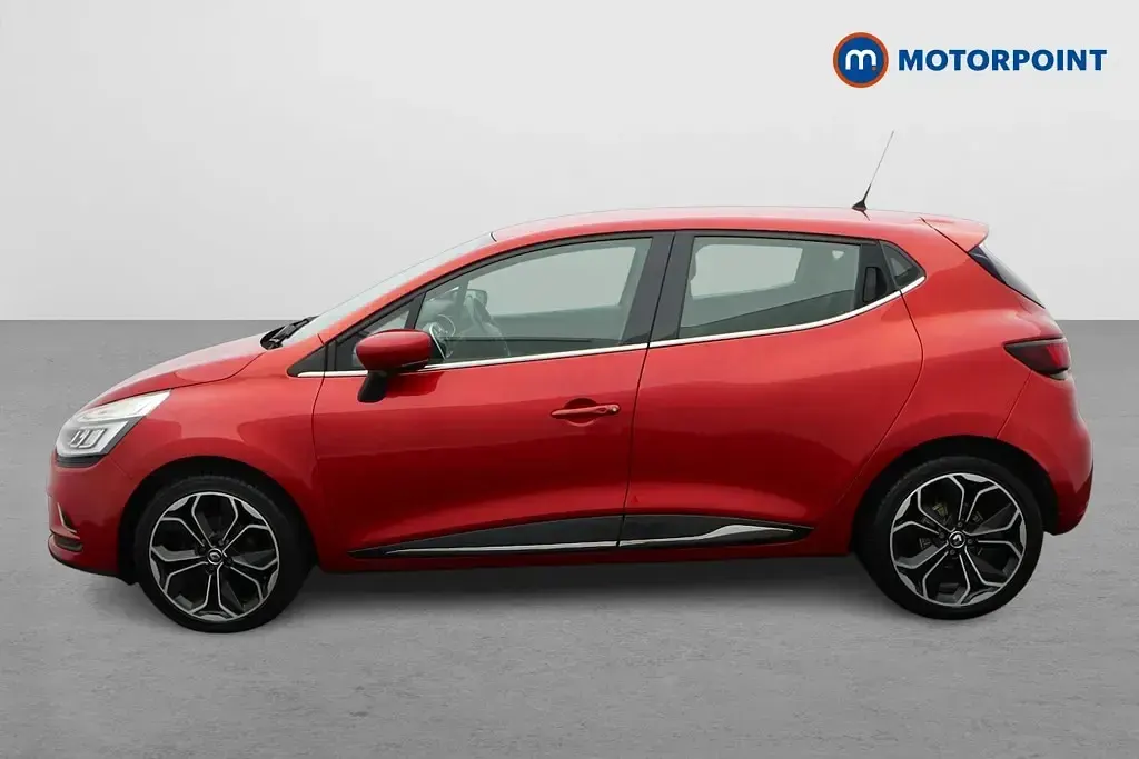 Used Renault Clio Dynamique 90 HP (66 kW) 2017 Red Hatchback
