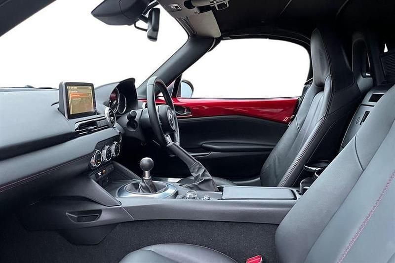 Used Mazda MX5 Inclusive 160 HP (117 kW) 2016 Red Cabriolet