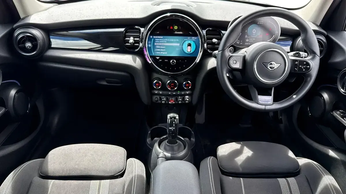 Used Mini Cooper S Classic 176 HP (129 kW) 2023 Black Hatchback