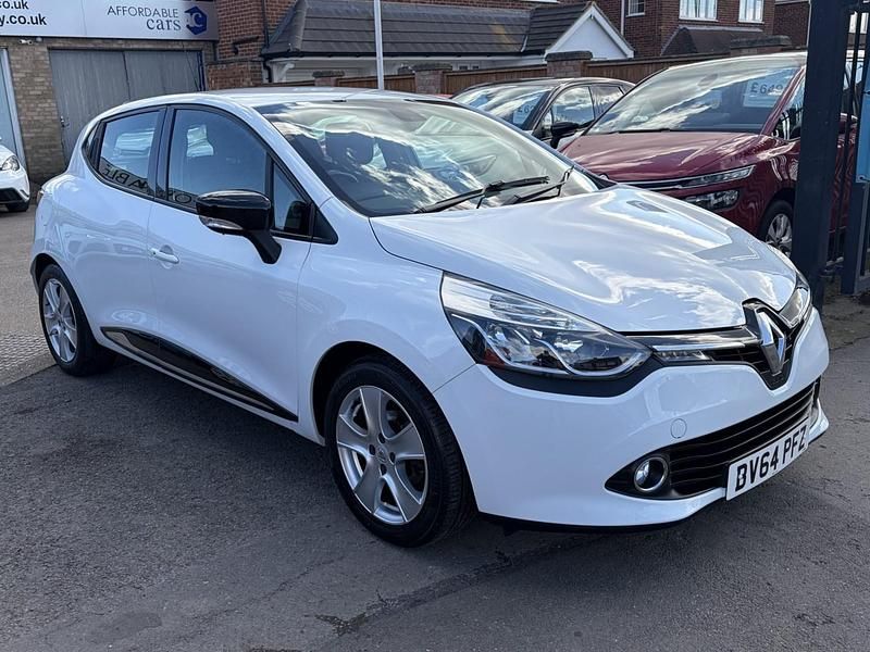 Used Renault Clio IV Dynamique 2014 White Hatchback