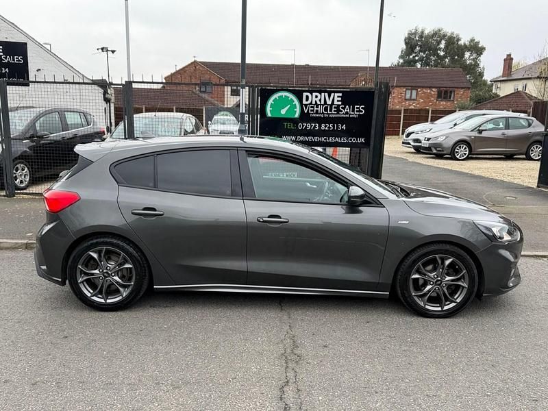 Used Ford Focus ST-Line 150 HP (110 kW) 2019 Grey Hatchback