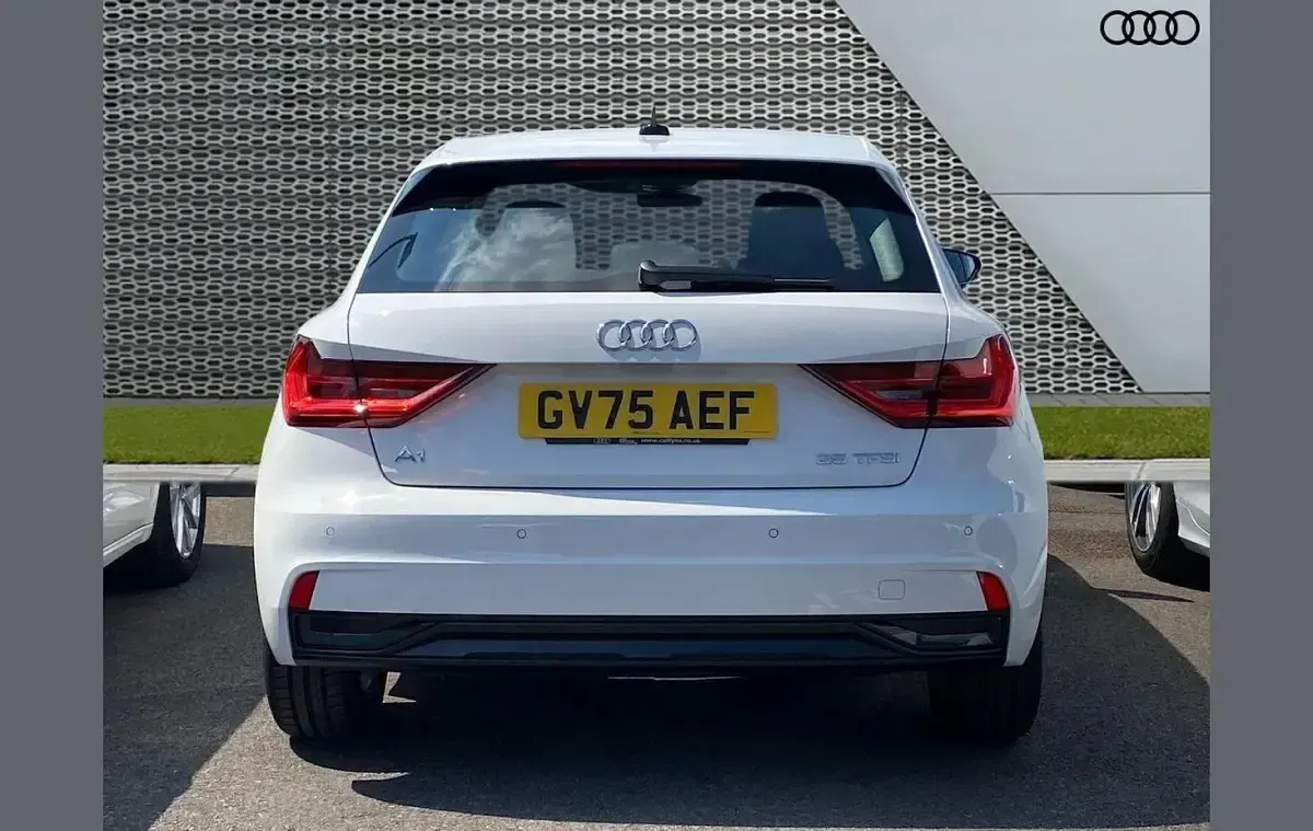 Used Audi A1 Sport 94 HP (69 kW) 2025 White SUV