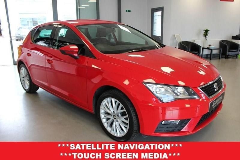 Used Seat Leon SE Dynamic 110 HP (80 kW) 2017 Red Hatchback