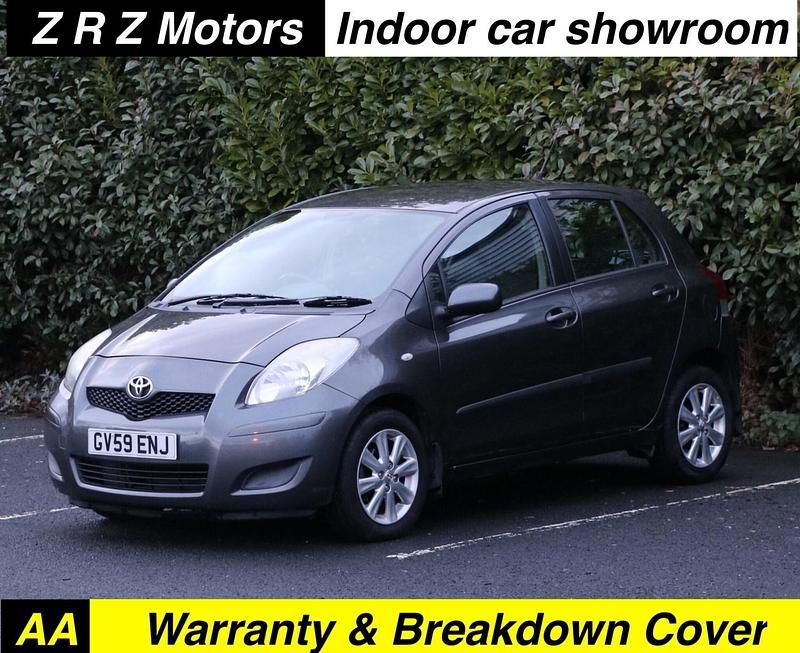 Grey Used 2009 Toyota Yaris Hatchback | £3,499 (A bit pricey) - Image 1/3