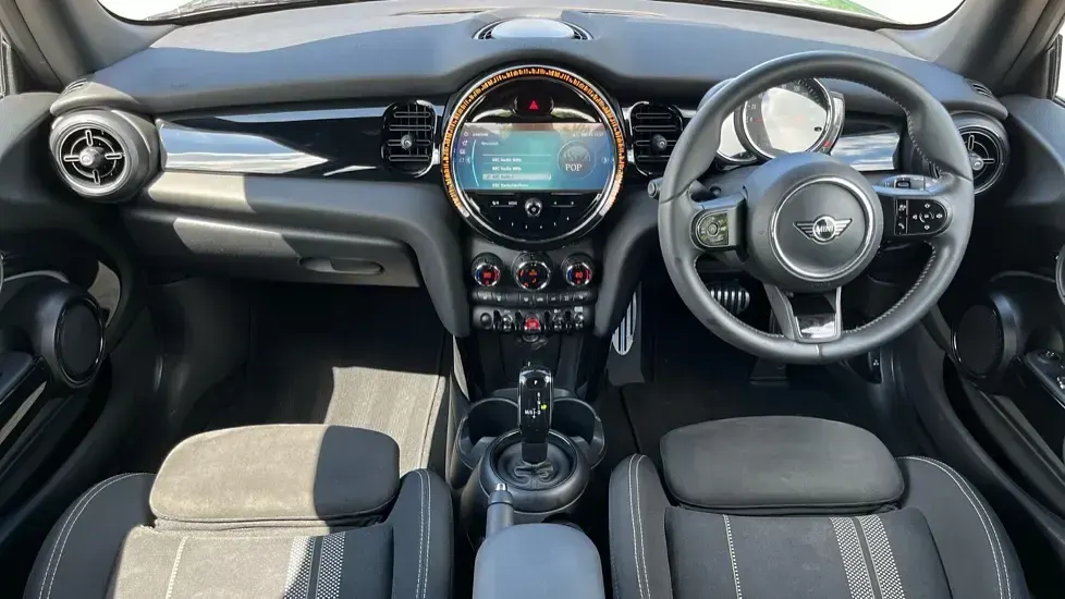 Used Mini Cooper Hatch 134 HP (98 kW) 2022 Green Hatchback