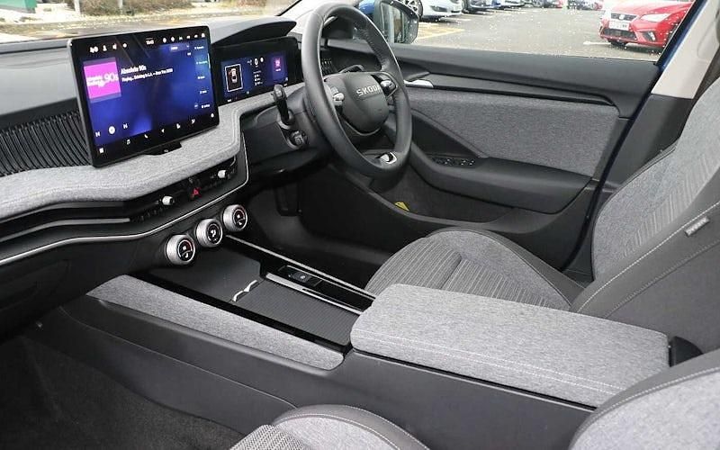 Used Skoda Superb SE Technology 150 HP (110 kW) 2025 Cobalt blue metallic Hatchback