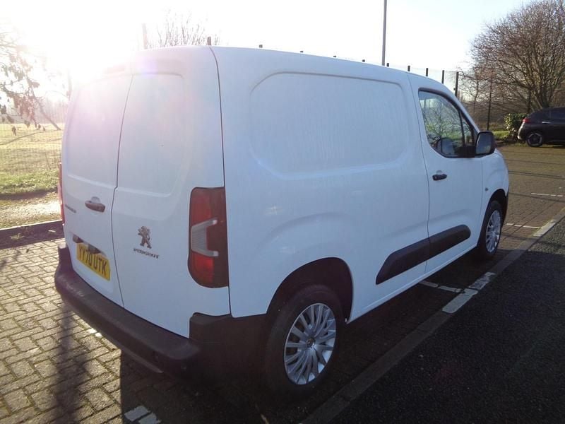 Used Peugeot Partner 2021 White MPV