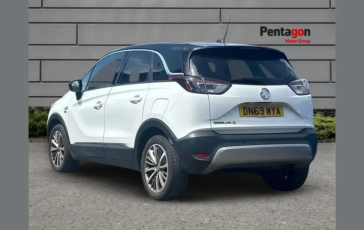 Used Vauxhall Crossland X 108 HP (79 kW) 2020 White SUV
