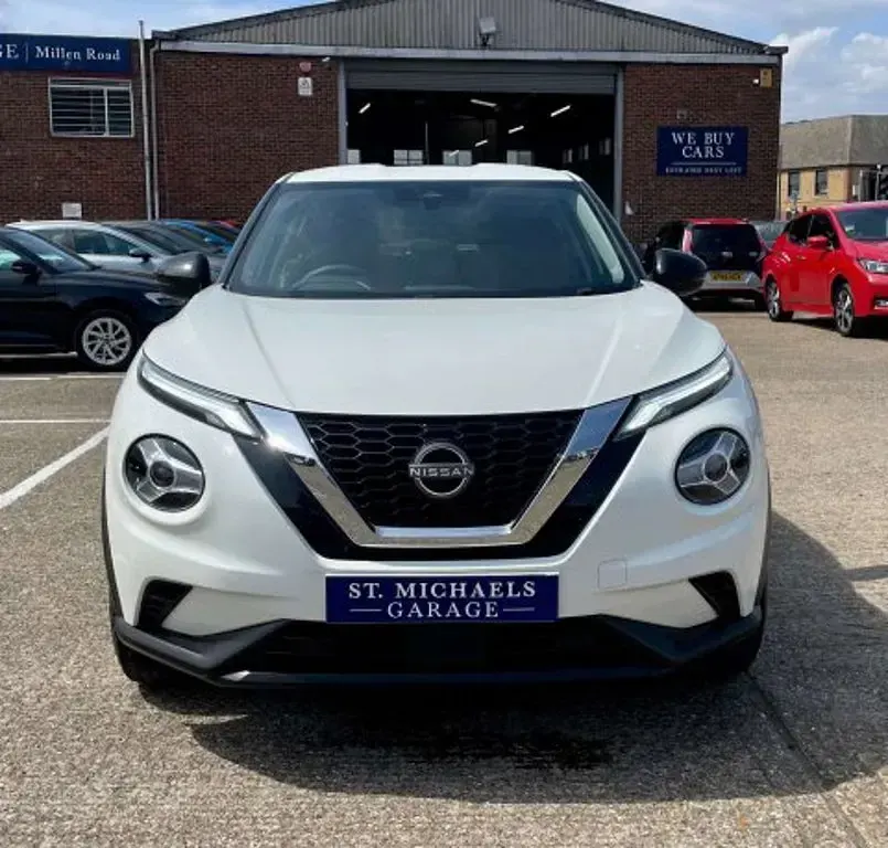 Used Nissan Juke Visia 114 HP (83 kW) 2023 White SUV